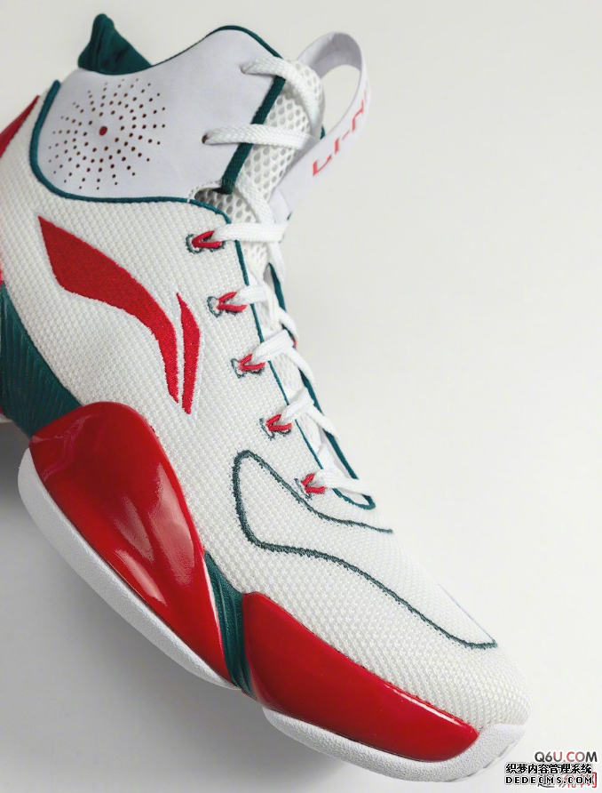 Appreciation of the physical details of CJ McCollum's exclusive Air Raid 5 Christmas PE. What personal PEs are available for CJ this season Appreciation of the physical details of CJ McCollum's exclusive Air Raid 5 Christmas PE. What are the personal PEs available for CJ this season