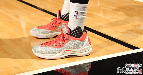 Wade's Way 7 does not have a Christmas color scheme. An inventory of the Wade's Way Christmas series of shoes worn by Wade in previous Christmas games Wade's Way 7 does not have a Christmas color scheme Inventory of the Wade Way Christmas Series Shoes worn by Wade in previous Christmas games