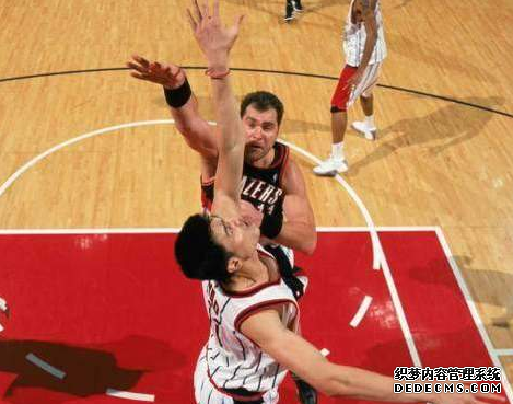 Who are the strongest older rookies in the NBA? List of the strongest older rookies in the NBA Who are the strongest older rookies in the NBA? An inventory of the strongest older rookies in the NBA