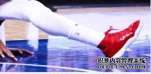 What sneakers are worn by NBA stars on December 24th? Inventory of sneakers worn by NBA stars on December 24th