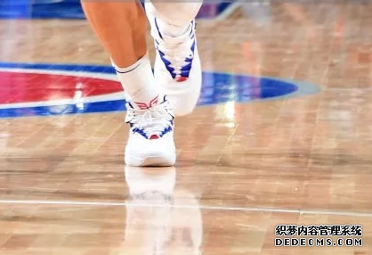 What sneakers did Stephen Curry wear in the NBA on December 18? List of sneakers worn by NBA stars on December 18 What sneakers did Curry wear in the NBA on December 18? List of sneakers worn by NBA stars on December 18