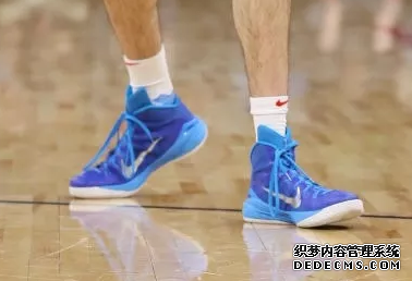 What sneakers Curry wore on December 18 in the NBA List of sneakers worn by NBA stars on December 18th What sneakers will Curry wear on NBA December 18 List of sneakers worn by NBA stars on December 18th