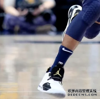 What sneakers are worn by NBA stars on December 19th Inventory of sneakers worn by NBA stars on December 19