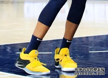 What sneakers are worn by NBA stars on December 19th Inventory of sneakers worn by NBA stars on December 19