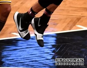 What sneakers are worn by NBA stars on December 19th? Inventory of sneakers worn by NBA stars on December 19