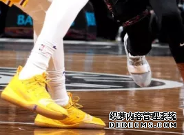 What sneakers are worn by NBA stars on December 19th Inventory of sneakers worn by NBA stars on December 19