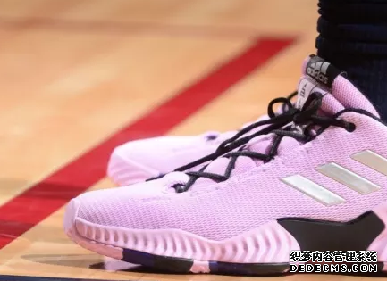 What sneakers are worn by NBA stars on December 19th? Inventory of sneakers worn by NBA stars on December 19