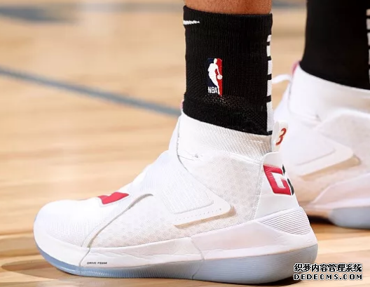 What are the sneakers worn by NBA stars on December 13th? An inventory of sneakers worn by NBA stars on December 13th What sneakers are worn by NBA stars on December 13th? An inventory of sneakers worn by NBA stars on December 13th