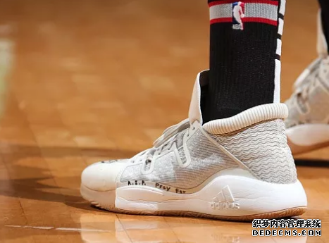 What sneakers are worn by NBA stars on December 13th? Inventory of sneakers worn by NBA stars on December 13th What sneakers are worn by NBA stars on December 13th? Inventory of sneakers worn by NBA stars on December 13