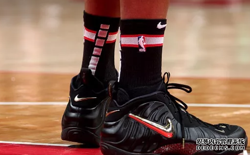 What sneakers are worn by NBA stars on December 13th? Inventory of sneakers worn by NBA stars on December 13th What sneakers are worn by NBA stars on December 13th Inventory of sneakers worn by NBA stars on December 13