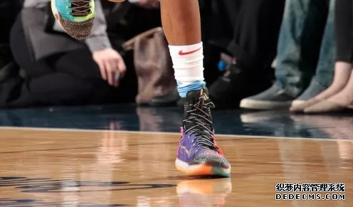 What are the sneakers worn by NBA stars on December 17th? List of sneakers worn by NBA stars on December 17th What sneakers are worn by NBA stars on December 17th? List of sneakers worn by NBA stars on December 17th