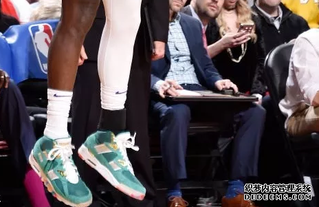 What are the sneakers worn by NBA stars on December 14th? List of sneakers worn by NBA stars on December 14th What sneakers are worn by NBA stars on December 14th? List of sneakers worn by NBA stars on December 14th
