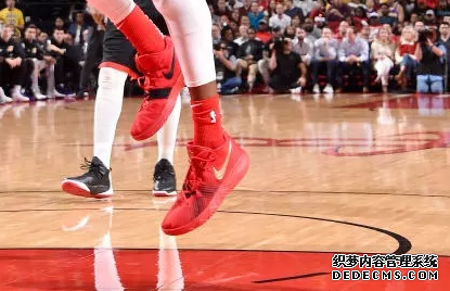 What are the sneakers worn by NBA stars on December 14th? List of sneakers worn by NBA stars on December 14th What sneakers are worn by NBA stars on December 14th? List of sneakers worn by NBA stars on December 14th