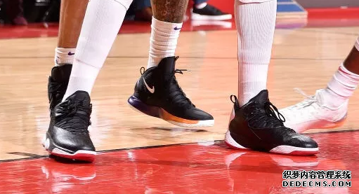 What are the sneakers worn by NBA stars on December 14th? List of sneakers worn by NBA stars on December 14th What are the sneakers worn by NBA stars on December 14th? List of sneakers worn by NBA stars on December 14th