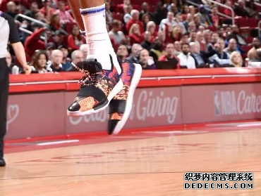 What are the sneakers worn by NBA stars on December 14th? List of sneakers worn by NBA stars on December 14th What sneakers are worn by NBA stars on December 14th? List of sneakers worn by NBA stars on December 14th