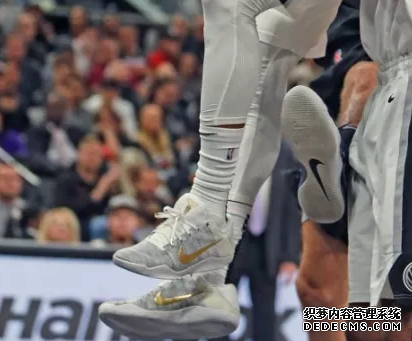 What sneakers are worn by NBA stars on December 14th What are the sneakers worn by NBA stars on December 14th List of sneakers worn by NBA stars on December 14th