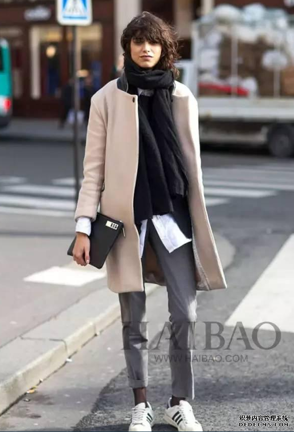 How to match trousers and sneakers to look good. Tips for matching trousers and sneakers How to match trousers and sneakers to look good. Tips for matching trousers and sneakers