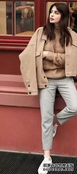 How to match trousers and sneakers to look good Tips to match trousers and sneakers How to match trousers and sneakers to look good