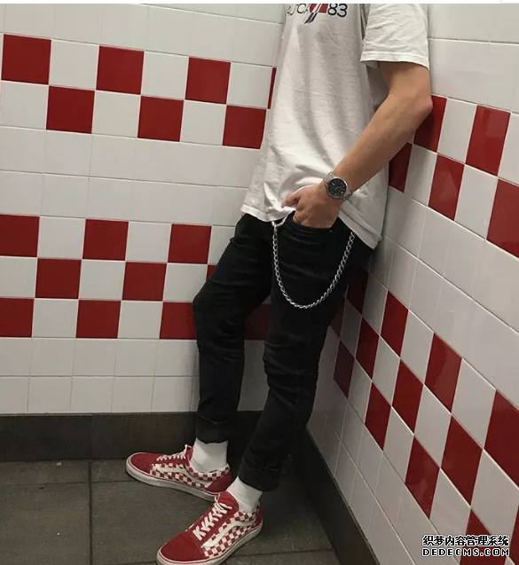 What are the trendiest autumn and winter outfits on Instagram in 2018? A collection of the trendiest autumn and winter outfits on Instagram in 2018 What are the trendiest autumn and winter outfits on Instagram in 2018? A collection of the most trendy autumn and winter outfits on Instagram in 2018