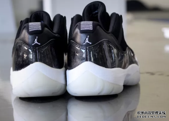AJ11low Earl's physical appreciation AJ11low Earl's feet picture