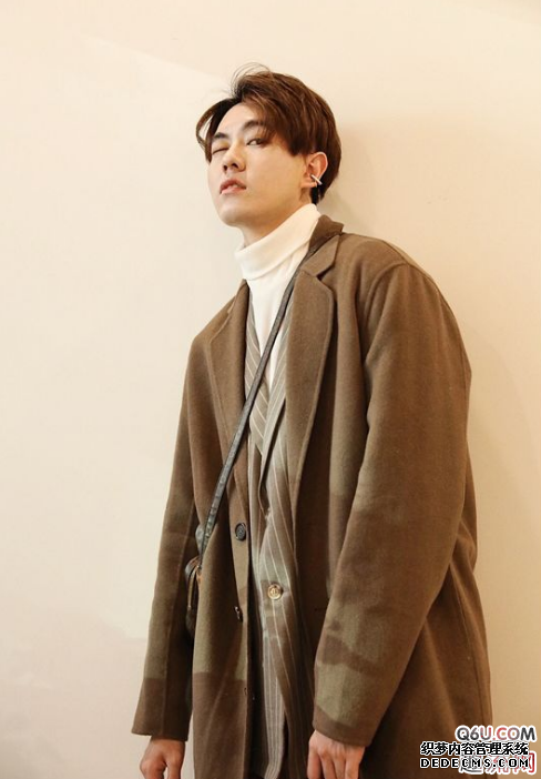 What kind of suit is suitable for the annual meeting? What color of the suit for the annual meeting is good-looking What kind of suit is suitable for the annual meeting? What color of the suit for the annual meeting is good-looking