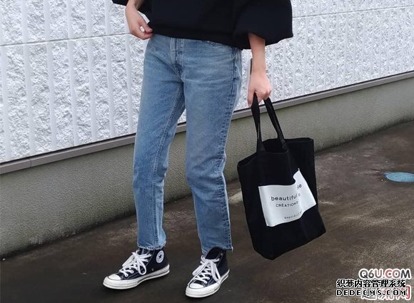How many colors are there for Converse canvas shoes? Suggestions for matching Converse canvas shoes in various colors How many colors are there for Converse canvas shoes? Suggestions for matching Converse canvas shoes in various colors