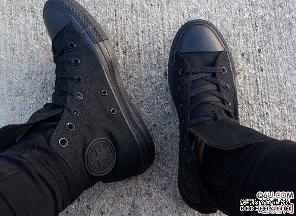 How many colors are there for Converse canvas shoes? Suggestions for matching Converse canvas shoes in various colors How many colors are there for Converse canvas shoes? Suggestions for matching Converse canvas shoes in various colors