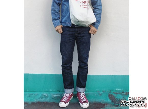 How many colors are there for Converse canvas shoes? Suggestions for matching Converse canvas shoes in various colors How many colors are there for Converse canvas shoes? Suggestions for matching Converse canvas shoes in various colors
