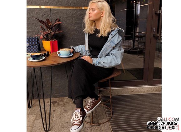 How many colors are there in Converse canvas shoes? Suggestions on matching Converse canvas shoes in various colors How many colors are there in Converse canvas shoes? Suggestions on matching Converse canvas shoes in various colors