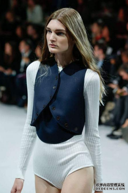 What brand is Courreges What grade is Courreges What brand is Courreges What grade is Courreges