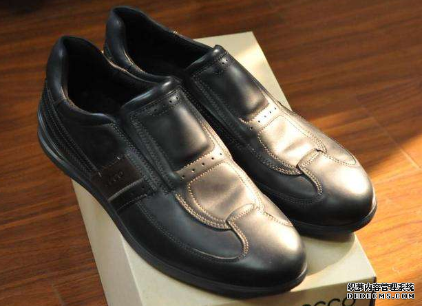 Which one is better, clarks or ecco? What is the difference between Qile and Aibu