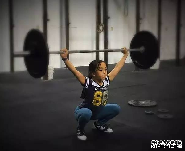 Is children's fitness good or not? 12-year-old girl Elle is addicted to fitness Is children's fitness good or not? 12-year-old girl Elle is obsessed with fitness