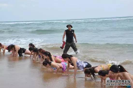 Can 200 push-ups a day build muscle? Is exercising 200 push-ups a day effective? Can 200 push-ups a day build muscle? Is it effective to exercise 200 push-ups every day?