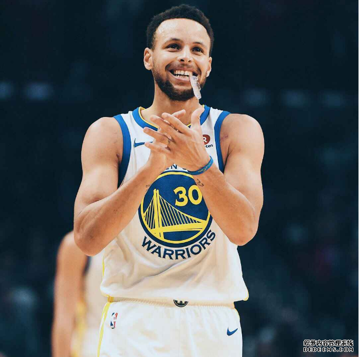 Thompson ranks first in the league in three-pointers Why are the Splash Brothers so accurate in three-pointers? Thompson ranks first in the league in three-pointers. Why are the Splash Brothers so accurate in three-pointers