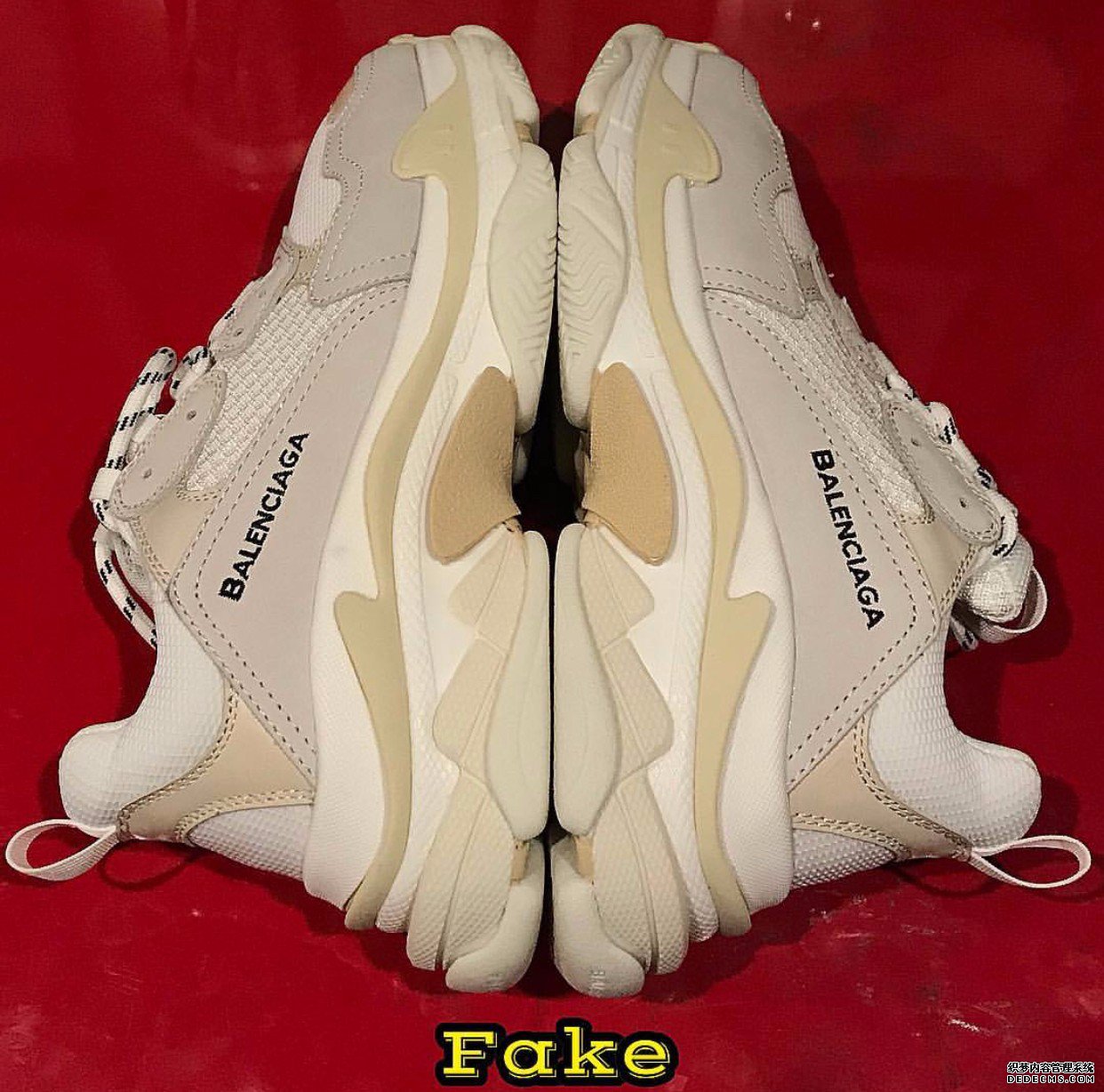 Comparison of genuine and fake Balenciaga dad shoes. Balenciaga Triple-S identification method