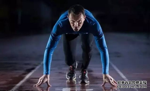What are the correct ways to lose weight by running at night? Safety matters you need to pay attention to when running at night What are the correct ways to lose weight by running at night? Safety matters you need to pay attention to when running at night