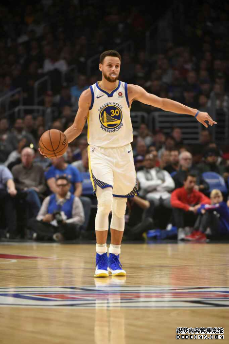 Curry returned from injury and showed off again. Curry ranked first in the league with 40+ points in three quarters
