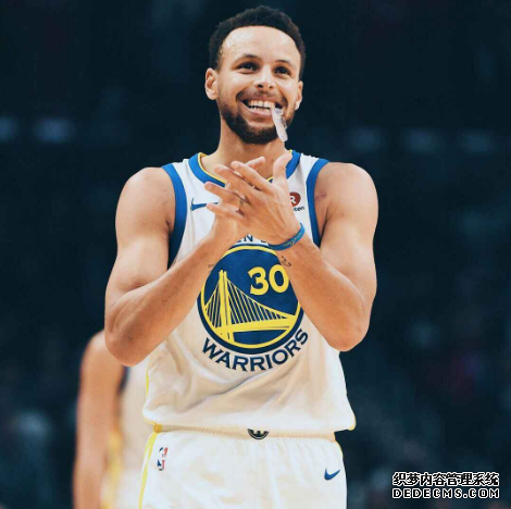 Curry returned from injury and showed off his power again. Curry scored 40+ points in three quarters and ranked first in the league