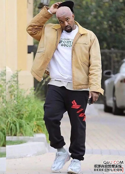 Kanye exposed the yeezy700 v1 ice blue color on his feet. When will the yeezy700 v1 ice blue color be released? Kanye exposed the yeezy700 v1 ice blue color on his feet. When will the yeezy700 v1 ice blue color be released