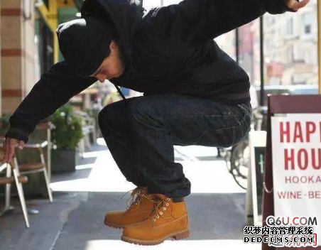 How do boys look good when wearing boots in winter? How should young boys wear boots? 