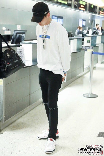 Wu Yifan's super cool and fashionable male outfits. How boys can dress fashionably and handsomely Wu Yifan's super cool and fashionable male outfits How do boys dress fashionably and handsome
