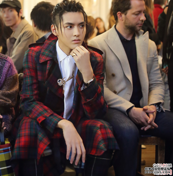 Wu Yifan's super cool and fashionable male outfits. How boys can dress fashionably and handsomely Wu Yifan's super cool and fashionable male outfits How boys can dress fashionably and handsome