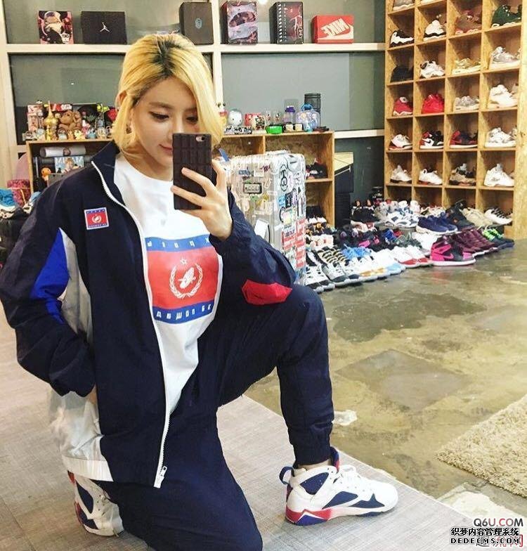 Which kind of shoes does DJ Soda wear on his feet? What kind of AJ does DJ Soda wear?