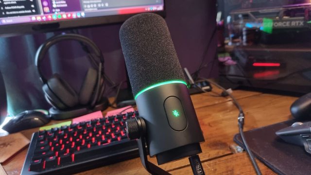 Unlock Your Gaming Experience with Razer Seiren V3 Pro